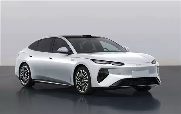 比亚迪海洋网旗舰轿车 海豹08内饰官图发布：审美高级起来了