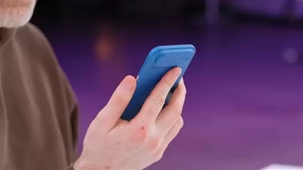 超薄苹果手机史无前例!iPhone 17 Air机模上手