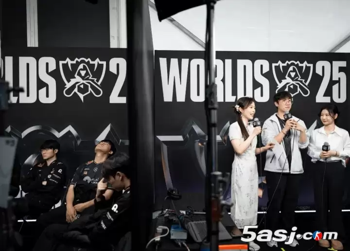 两极分化！摄影Tim分享GEN对战T1比赛结束后两队选对比照