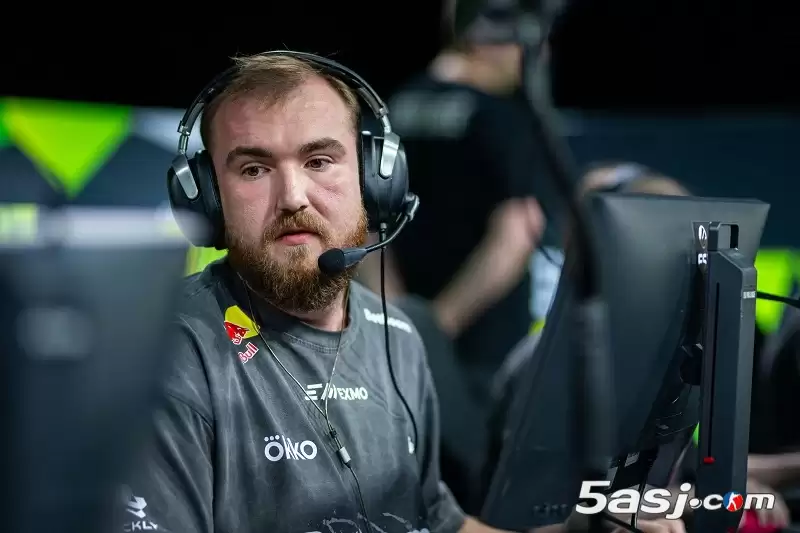 电竞名嘴Richard Lewis犀利点评：Chopper已成Spirit战队最大短板？