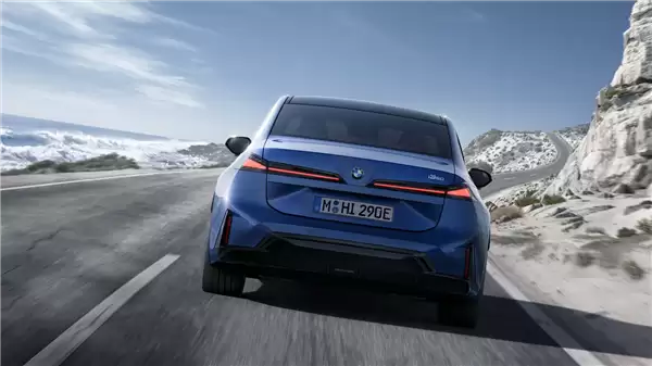 续航可破千公里！宝马新世代i3全球首发：内外焕然一新