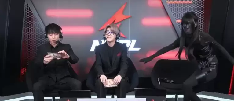 《永劫无间》美女解说涂黑脸被误解 老外怒喷种族歧视