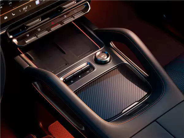 32.98万起 极氪8X上市：吉利系“宝马X5”杀到！