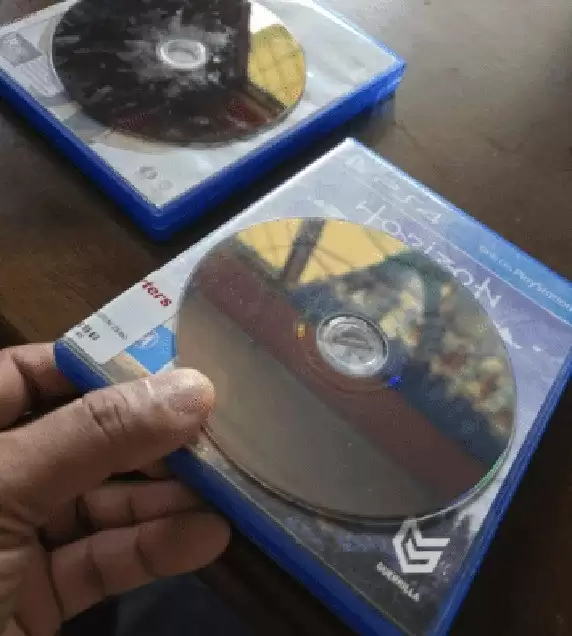 国外某游戏店疯狂甩卖 许多游戏盘仅售1美元随便买