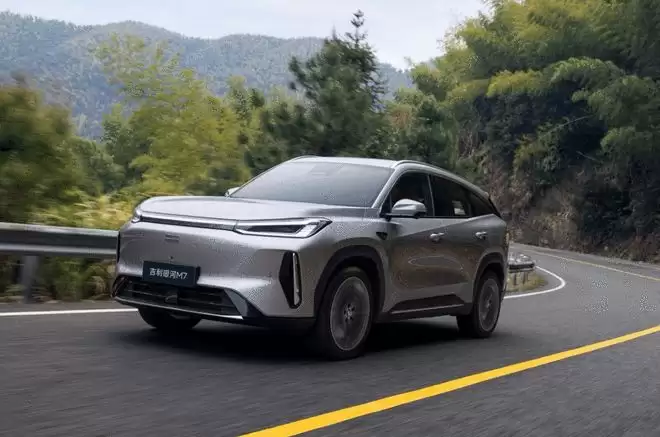 操控给力综合续航1730km 吉利银河M7预售13.98万起