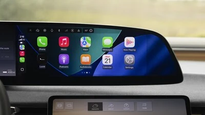Lucid 将 Apple CarPlay 与 Android Auto 支持扩展至 Gra vity 电动 SUV