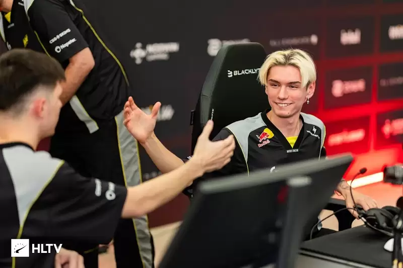 NA VI捧杯StarLadder秋季赛，赢得自2024年10月以来首个冠军