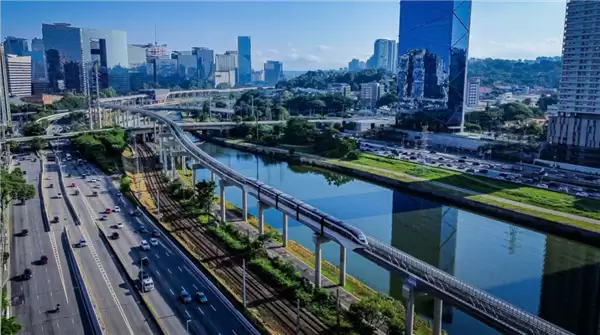 盘活6年烂尾工程跑出中国速度！比亚迪海外首条云轨落地巴西