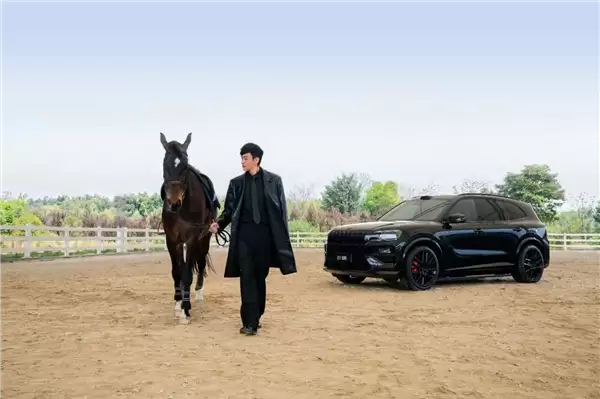 上市29分钟大定破万台 极氪官宣何润东成8X交付官