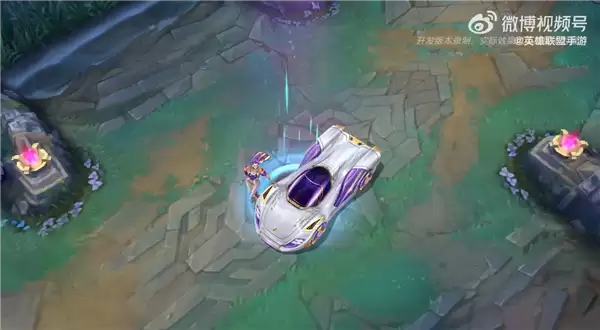 《英雄联盟手游》首次联名保时捷！臻藏传奇新驱卡莎皮肤来了 在峡谷开跑车