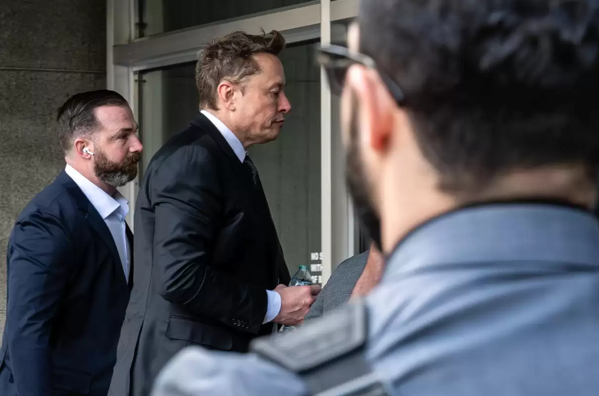 输了官司不爽？马斯克嘲讽 84 岁法官：他穿成这样我怎能获得公正审判