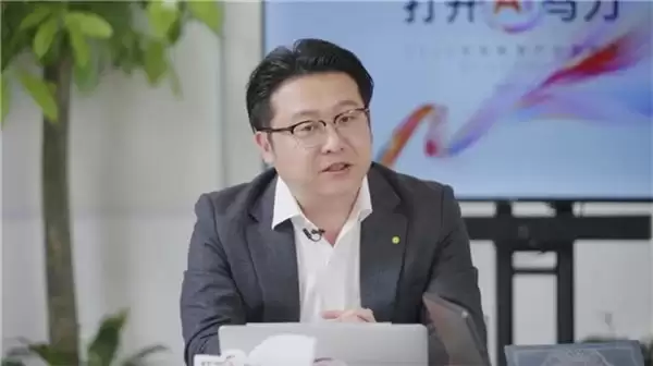 AI 重构合思：从财务 +AI 到 AI Native