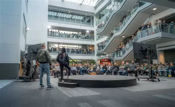 夏尔马图谋新收购