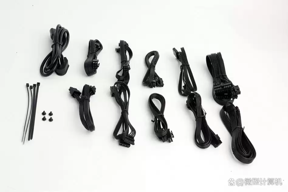 仅0.7元每瓦+599元售价! 超频三战锤KN850 ATX 3.1电源全面测评