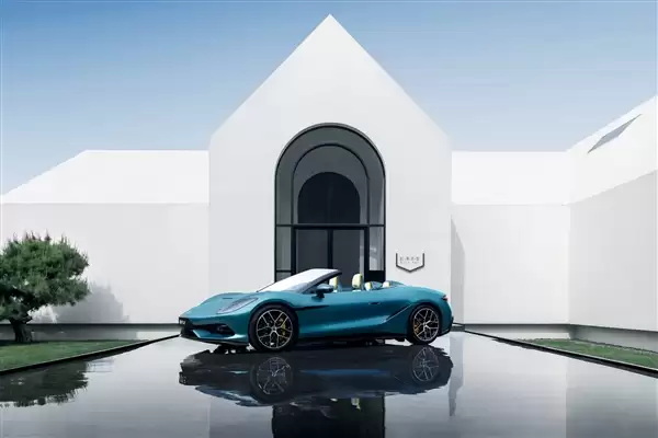 三电机超1000马力、零百2秒内！腾势Z软顶敞篷超跑官图发布