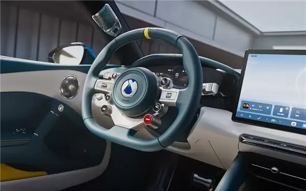 三电机超1000马力、零百2秒内！腾势Z软顶敞篷超跑官图发布