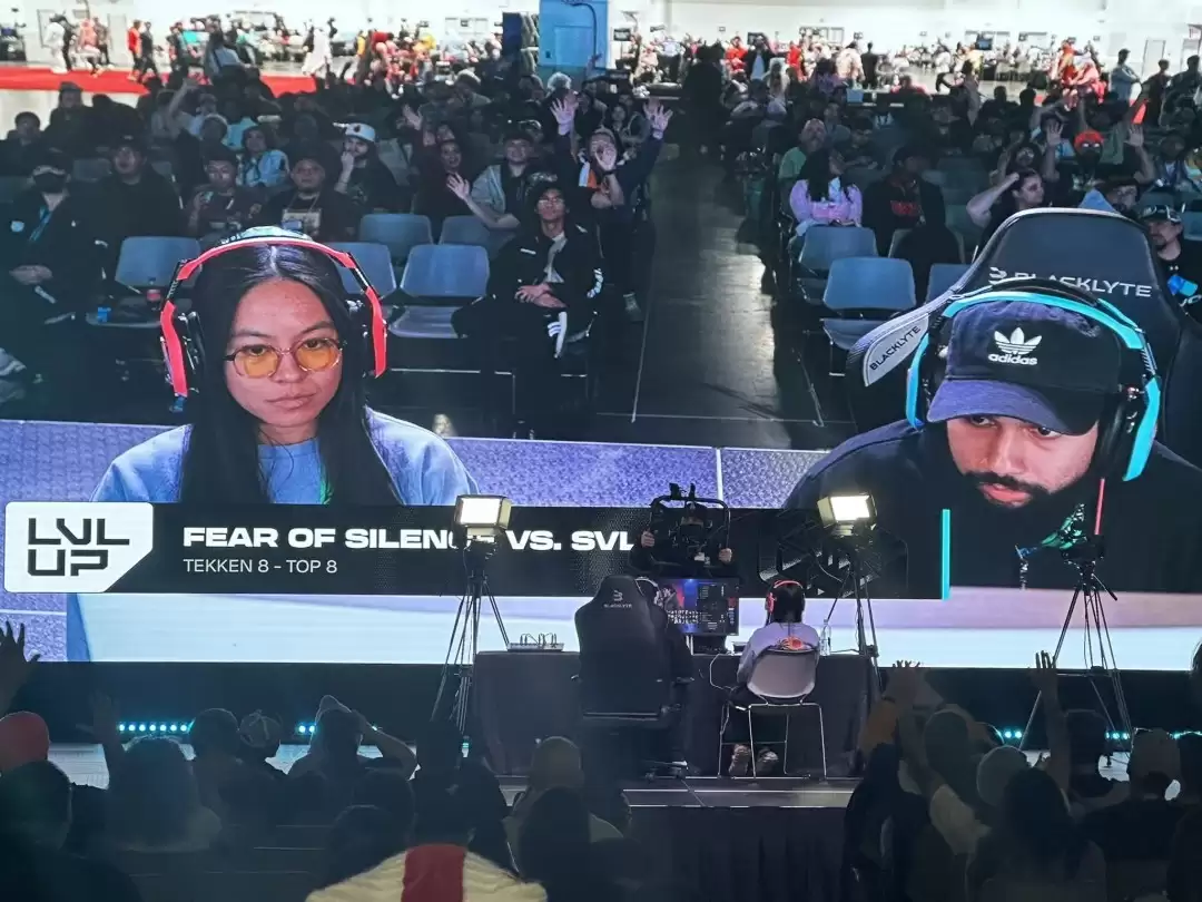 《铁拳8》比赛上演“情侣对决” 赛前甜蜜接吻 无情2:0送走女友