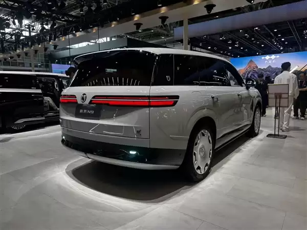 9分钟充饱 零下30度也不慌！腾势N9闪充版亮相北京车展 这旗舰SUV有点东西