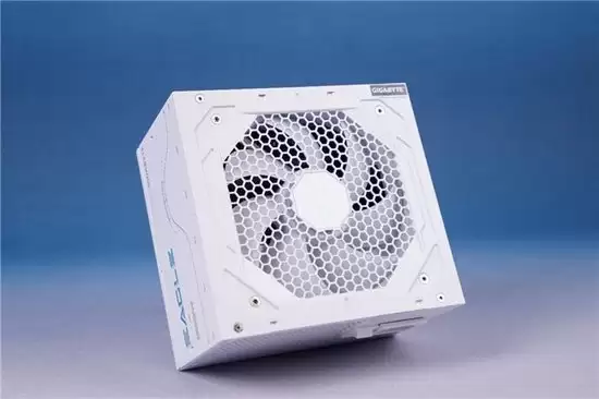 技嘉电源散热风扇及线材细节展示