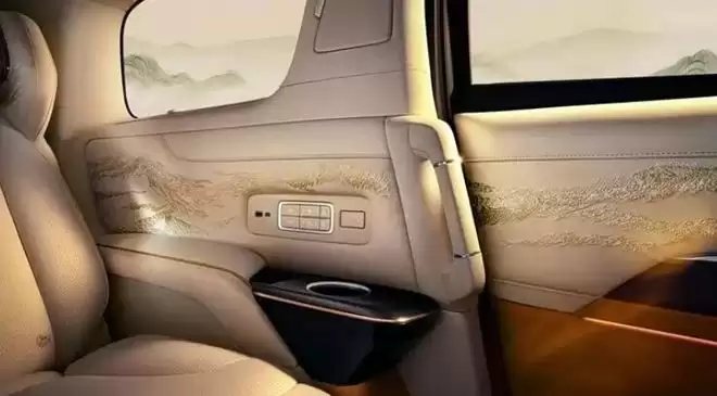 配32寸升降屏 新款别克世纪CENTURY上市53.99万起