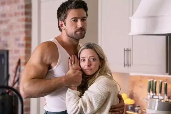 悉尼妹情色惊悚片续作定档！正面硬刚《复联5》《指环王》