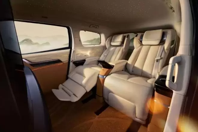 配32寸升降屏 新款别克世纪CENTURY上市53.99万起