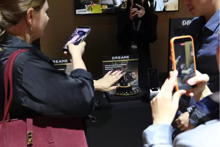 追觅AI智能戒指亮相硅谷——硬核技术引领下一代智能穿戴，一戒“戴”领生活新方式！