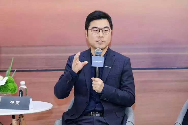 对话张亮、邵景峰、钱漾：从互联网汽车到AI原生汽车，荣威开启二次革命