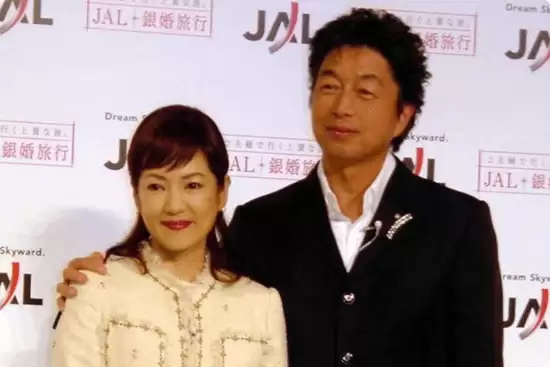 “日本校花级女神”五十岚淳子突发急病去世 歌星丈夫中村雅俊难掩悲痛