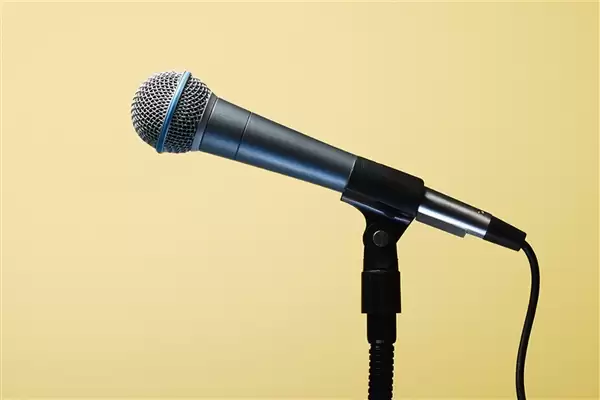 王心凌演出被镭射激光烫到腿：仍坚持完成表演