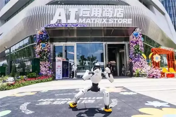 全球首店!上海开出线下AI应用商店:500+款最新科技产品集中亮相