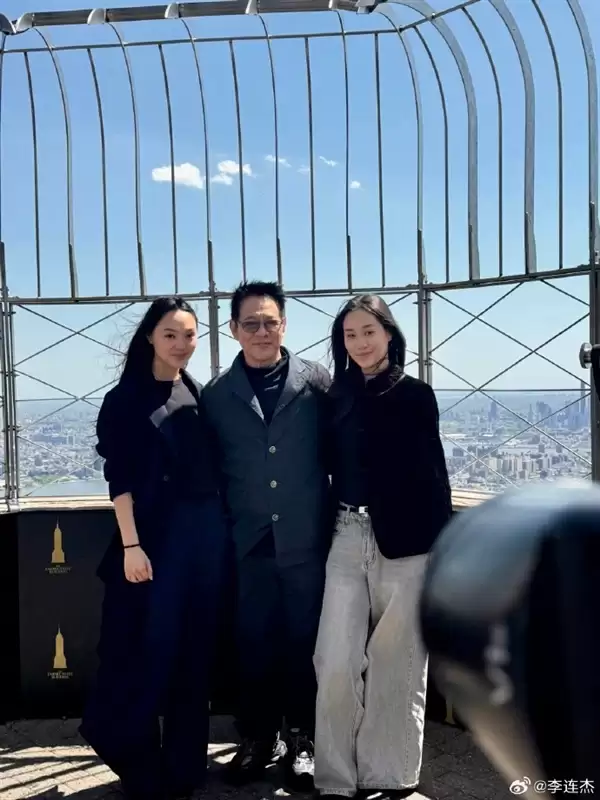 李连杰公开回应病情:眼球突出不敢露面 人生最艰难的时期