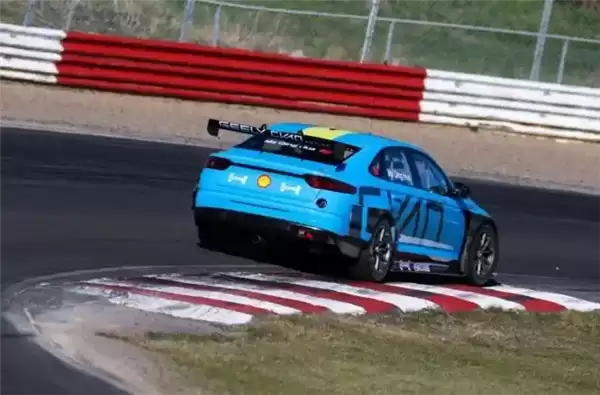 中国赛车+车手再夺世界冠军！吉利星瑞TCR首战即登顶