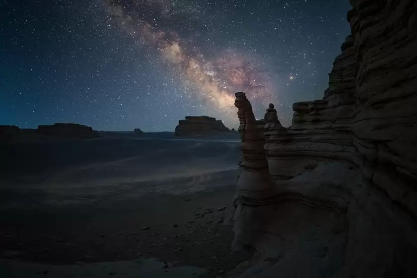 用 F1.4 拥抱星空：适马 14mm F1.4 与 15mm F1.4 鱼眼的夜色实拍体验