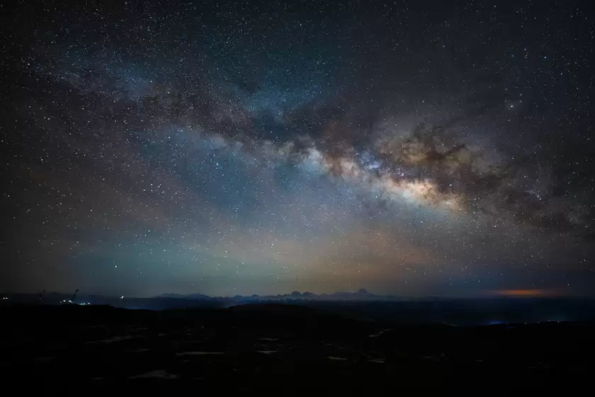 用 F1.4 拥抱星空：适马 14mm F1.4 与 15mm F1.4 鱼眼的夜色实拍体验
