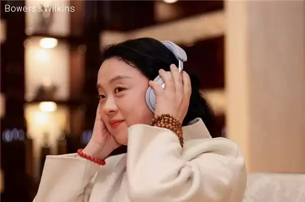 宝华韦健联袂保时捷与 STEFANO RICCI，Px8 S2 新色跨界亮相，共启高端声学品鉴夜