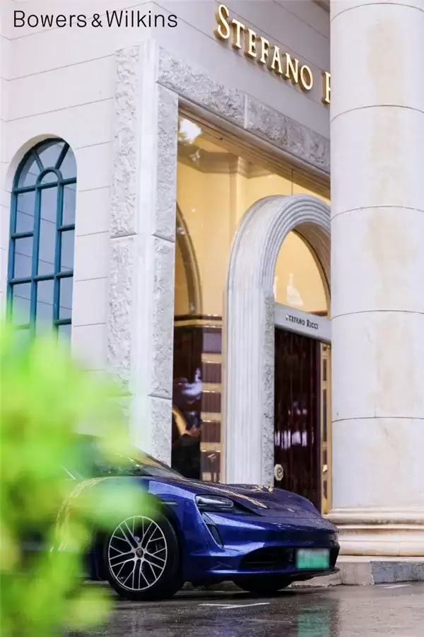宝华韦健联袂保时捷与 STEFANO RICCI，Px8 S2 新色跨界亮相，共启高端声学品鉴夜