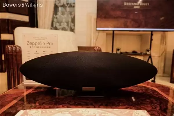 宝华韦健联袂保时捷与 STEFANO RICCI，Px8 S2 新色跨界亮相，共启高端声学品鉴夜