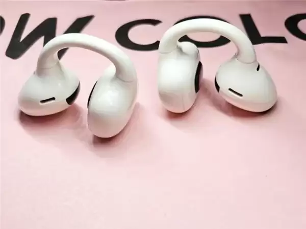 2026 听音新物种：年轻人抢着买的耳夹式耳机？附七款年度精选