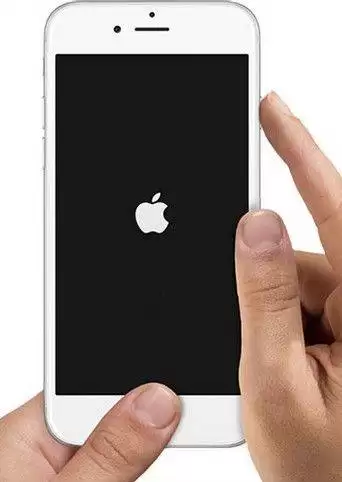 强制重启iPhone示意图