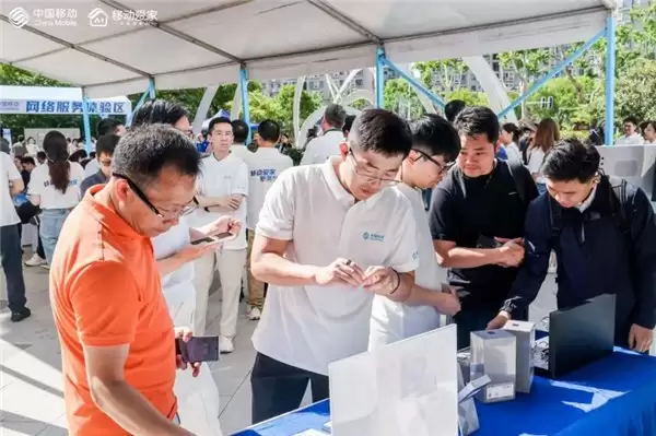 从“上网”到“懂家”：江苏移动发布“移动爱家服务到家”，让家更有 AI
