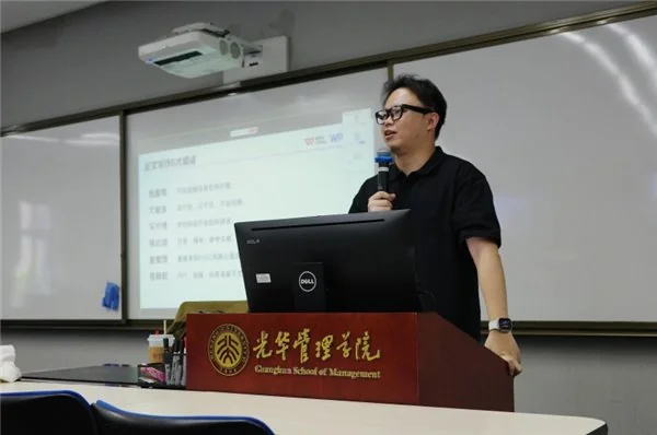 AI 写论文 = 学术不端？教育博主大头博士：用对方法是“思维扩音器”，用错才是“代写机器”