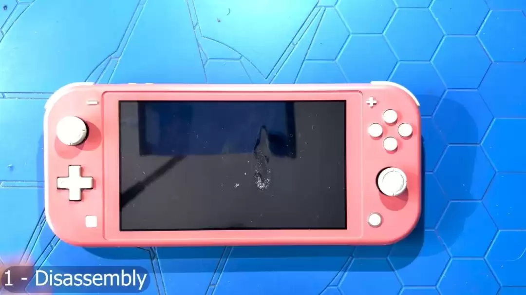 国外魔改达人发布Switch Lite“Pro” 能流畅运行《最终幻想7重制版》