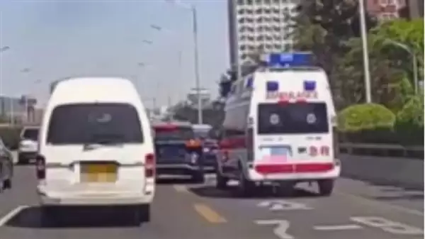 救护车、私家车因路怒互相别挡！警方：双方寻衅滋事均被罚