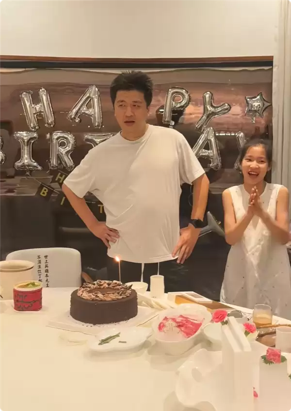张雪峰42岁冥诞 女儿张姩菡发文:爸爸 我很想你