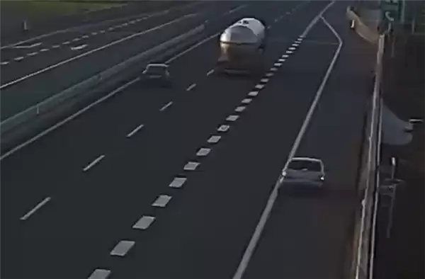夫妻吵架丈夫高速匝道停车让妻子下车：被罚200元记9分