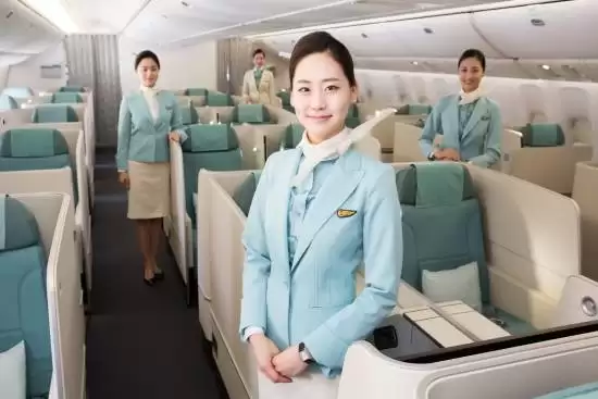 告别美丽刑具高跟鞋！大韩航空空姐将迎运动鞋时代