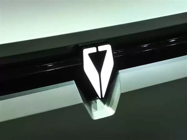 大变样!捷达汽车全新LOGO正式亮相 网友:像衬衫领子