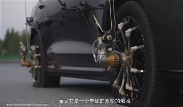 CEO上阵亲测!魏牌V9X 221.8km/h双轮同步爆胎挑战成功:创下全球纪录