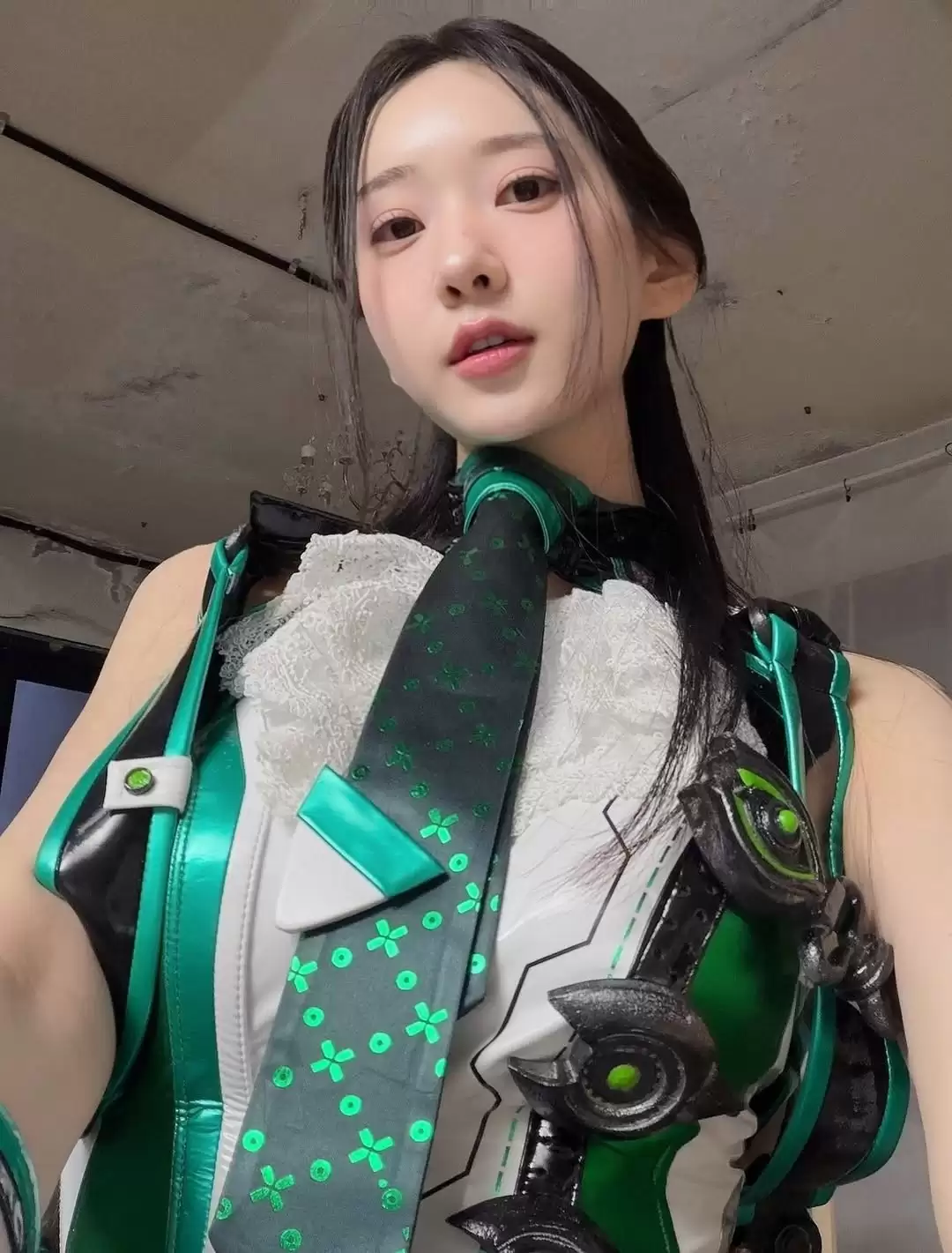 《剑星》伊芙体模cos伊芙 原版身材就是顶!